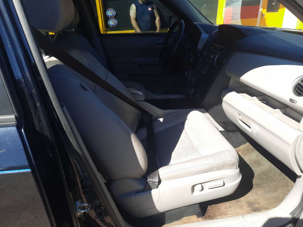 Photo 8 of this HONDA PILOT