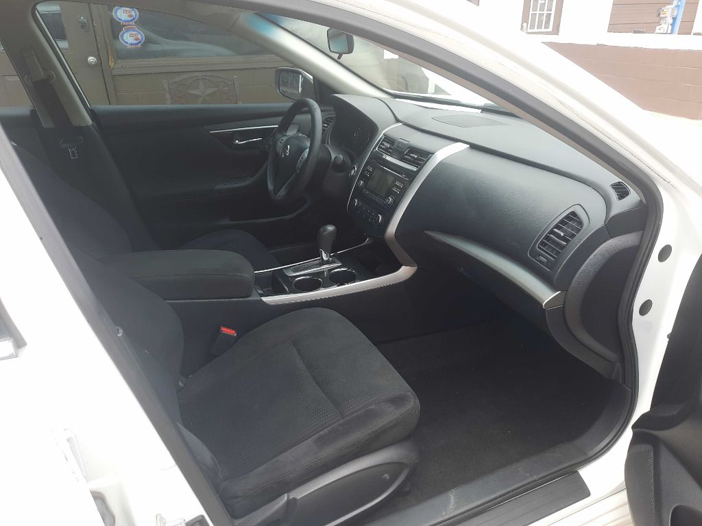 Photo 9 of this NISSAN ALTIMA
