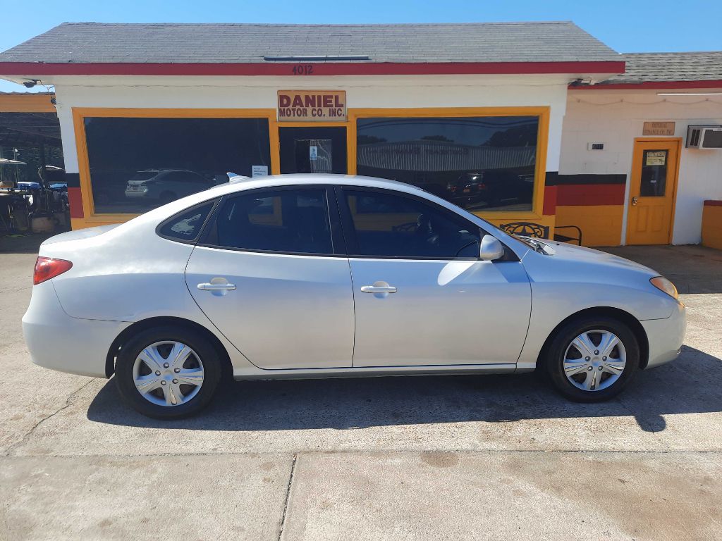 Photo 3 of this HYUNDAI ELANTRA