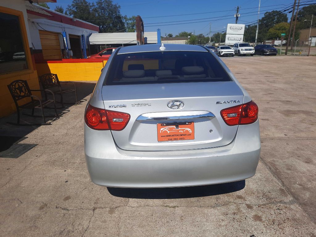 Photo 6 of this HYUNDAI ELANTRA