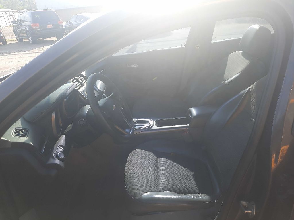 Photo 5 of this CHEVROLET MALIBU