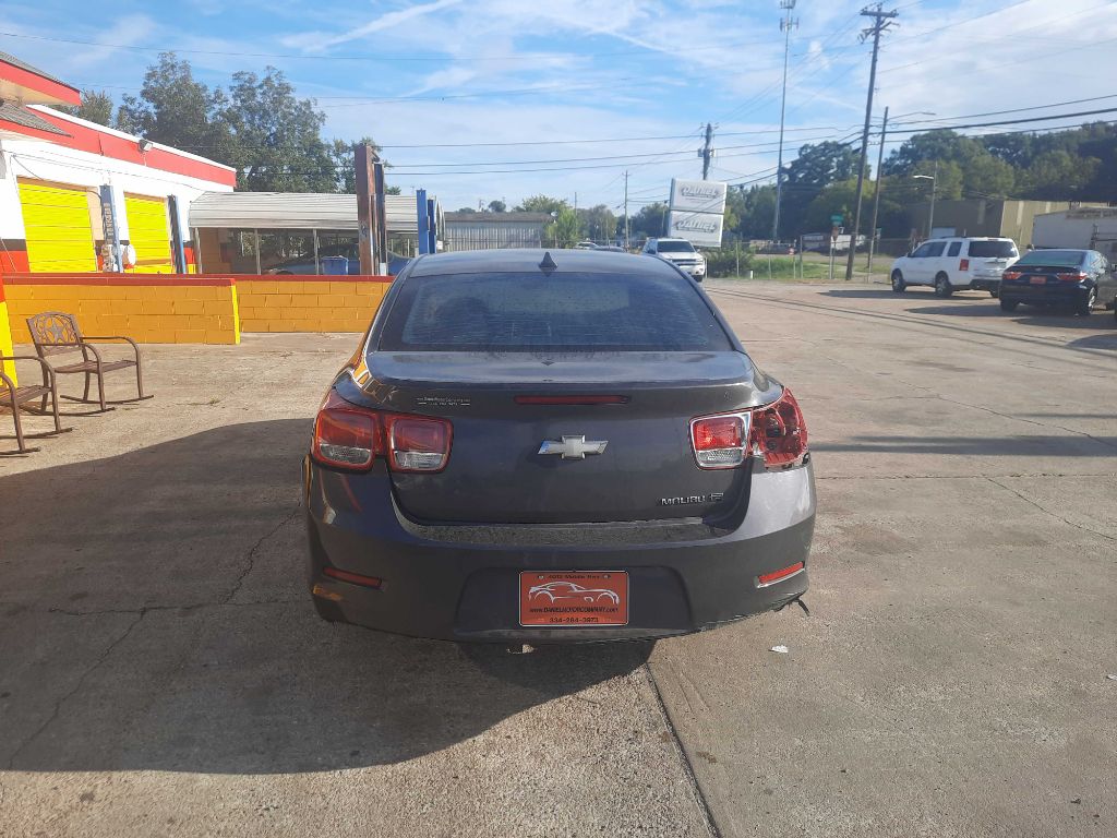 Photo 6 of this CHEVROLET MALIBU