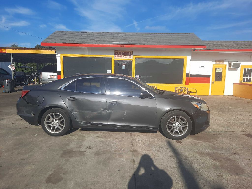 Photo 2 of this CHEVROLET MALIBU