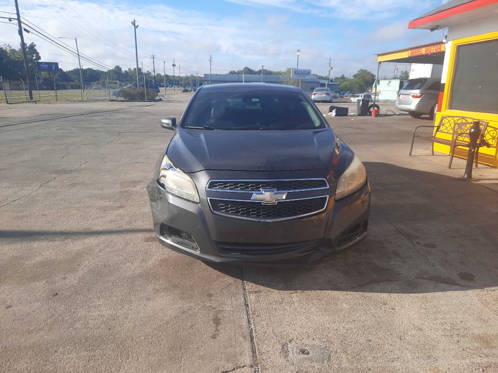 Photo 3 of this CHEVROLET MALIBU