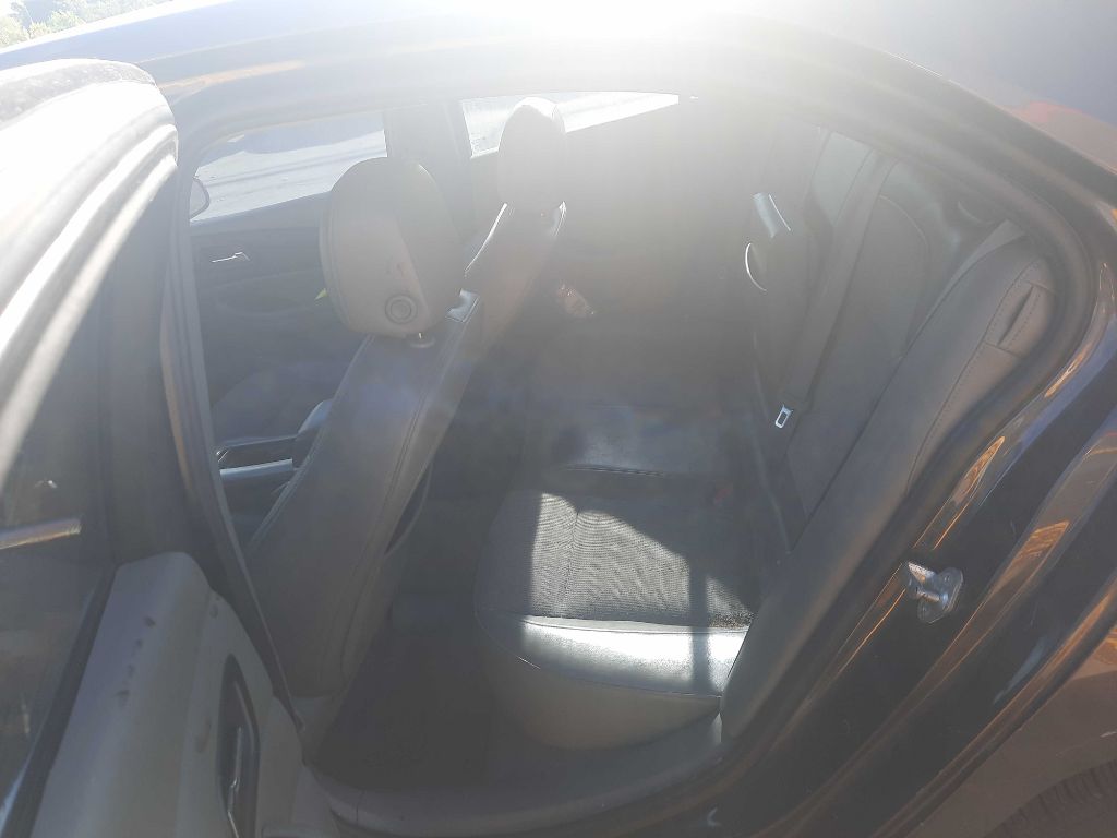 Photo 8 of this CHEVROLET MALIBU