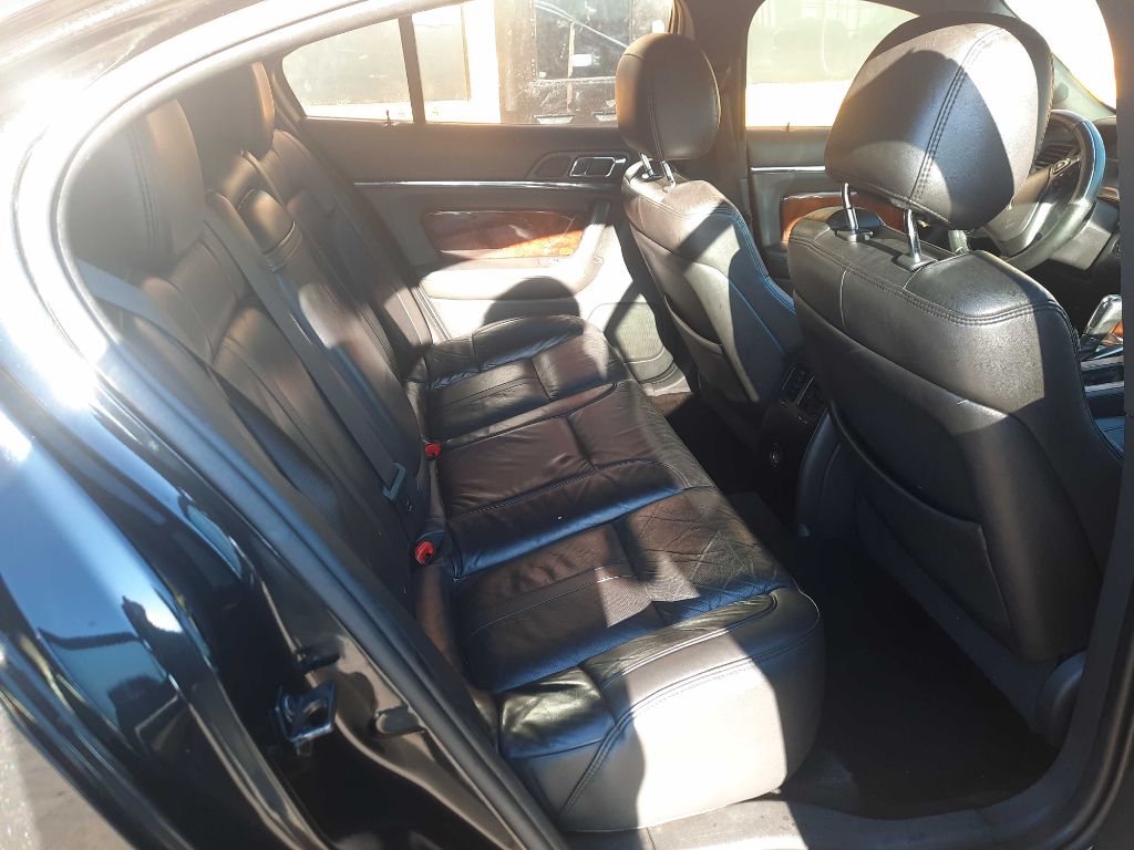 Photo 8 of this LINCOLN MKS