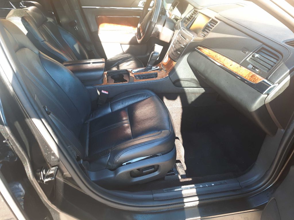 Photo 10 of this LINCOLN MKS