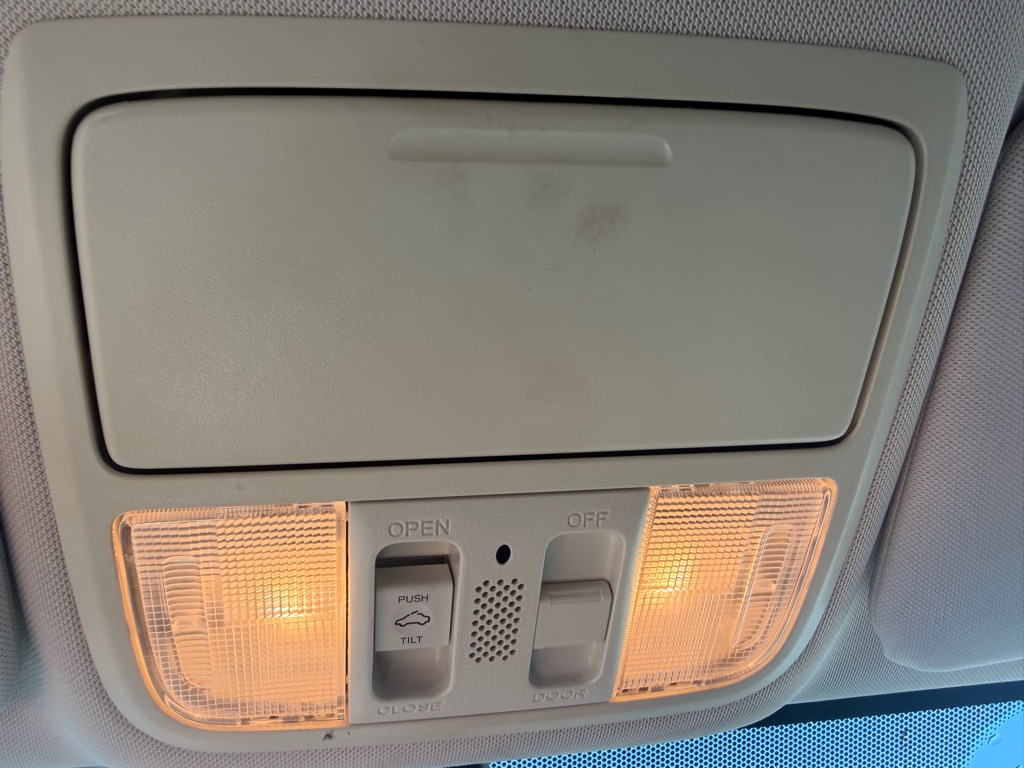 Photo 23 of this HONDA CR-V