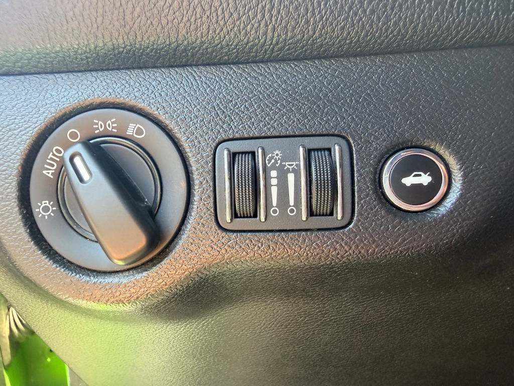 Photo 12 of this DODGE CHALLENGER
