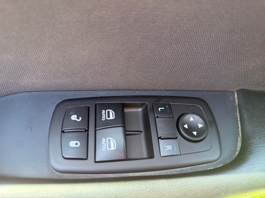 Photo 10 of this DODGE CHALLENGER