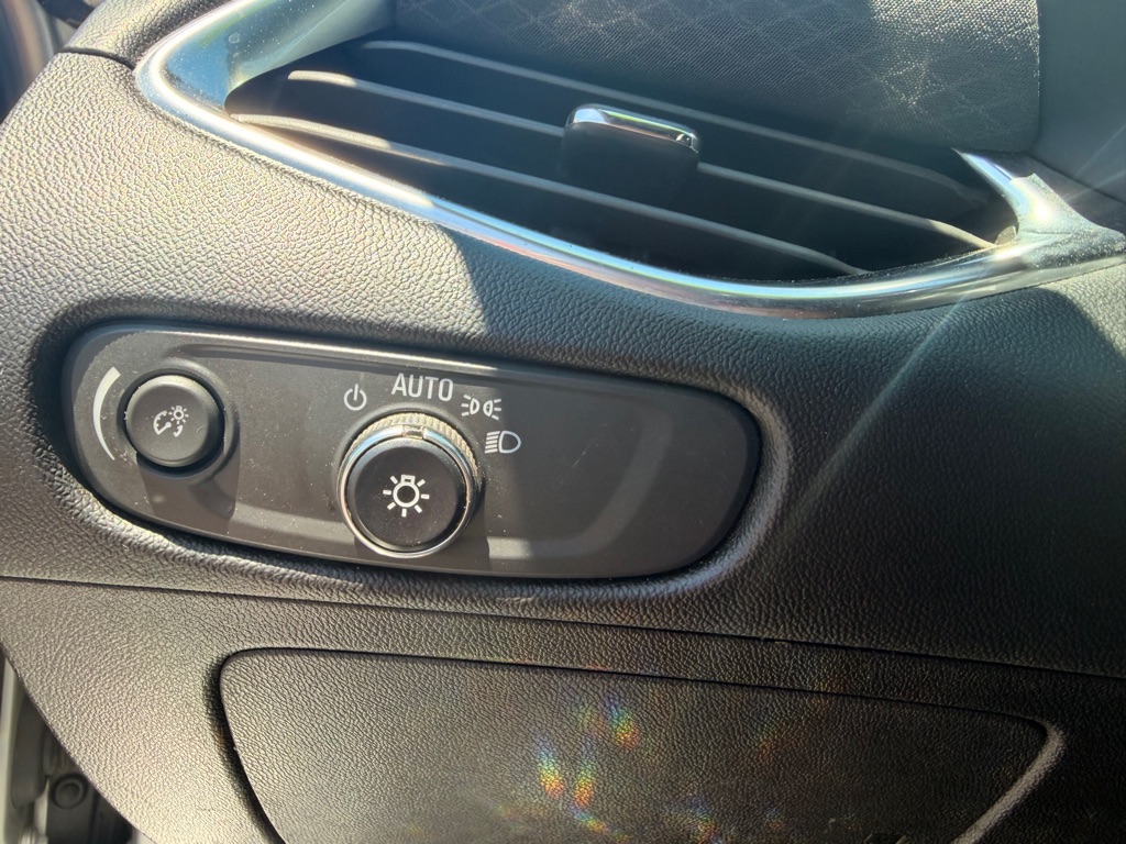 Photo 12 of this CHEVROLET MALIBU