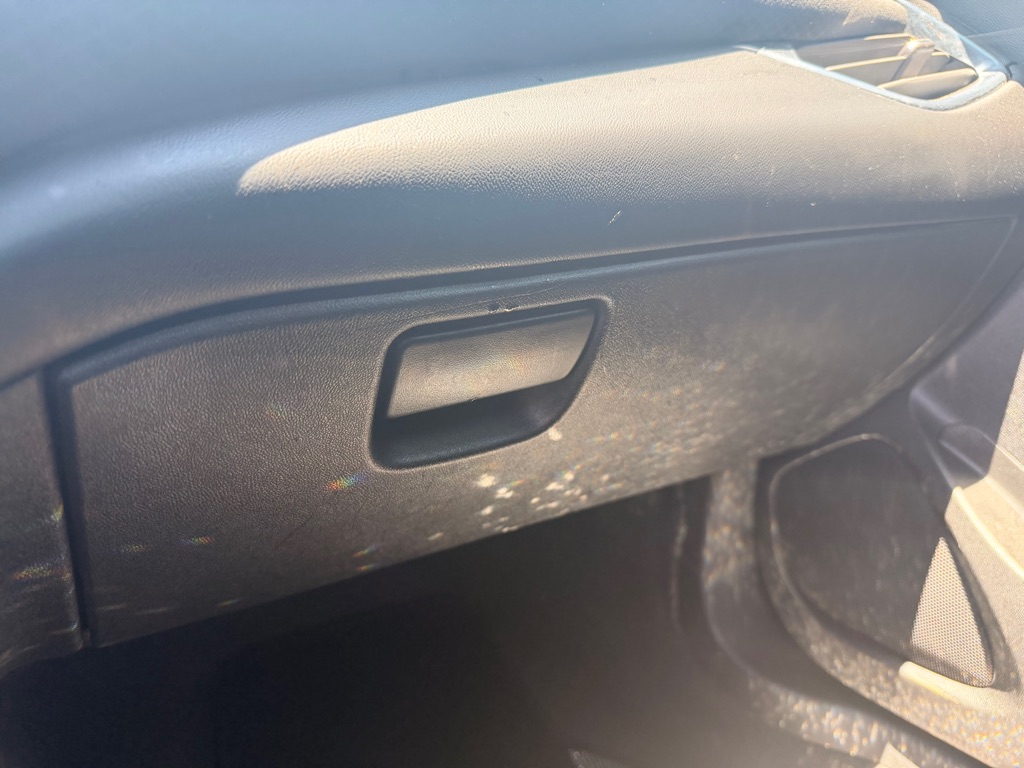 Photo 14 of this CHEVROLET MALIBU