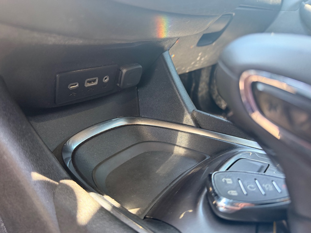 Photo 17 of this CHEVROLET MALIBU