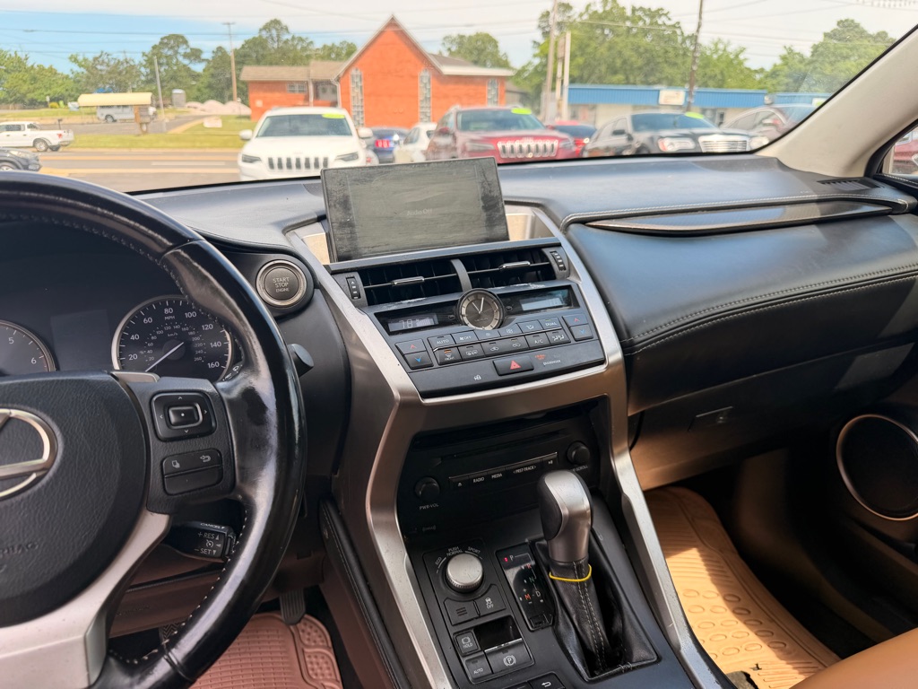 Photo 13 of this LEXUS NX