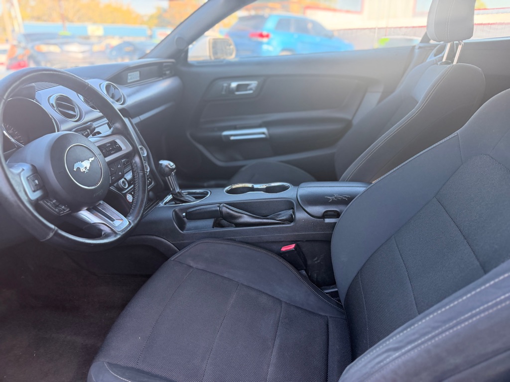 Photo 11 of this FORD MUSTANG