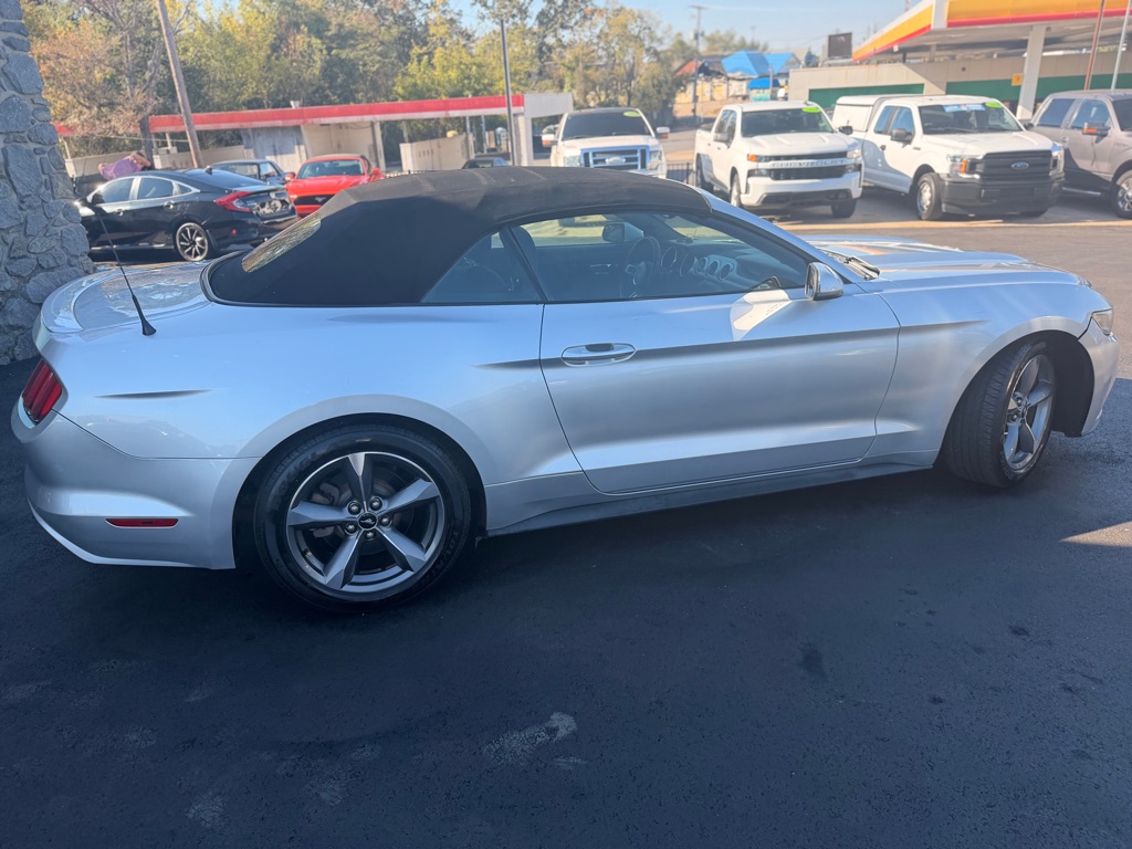 Photo 4 of this FORD MUSTANG