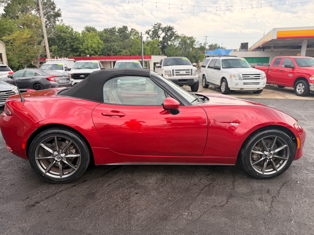 Photo 4 of this MAZDA MX-5 MIATA