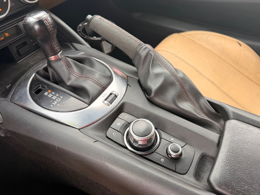 Photo 19 of this MAZDA MX-5 MIATA