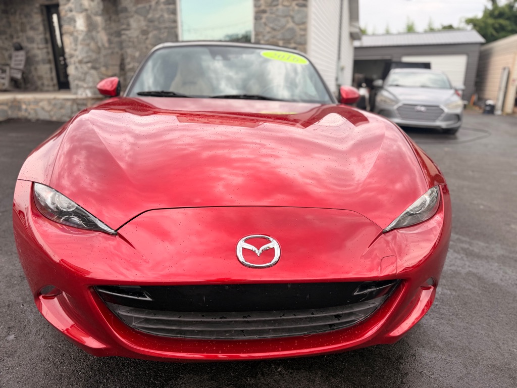 Photo 2 of this MAZDA MX-5 MIATA