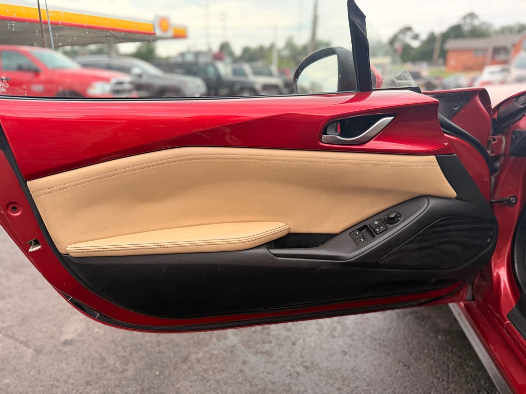 Photo 9 of this MAZDA MX-5 MIATA