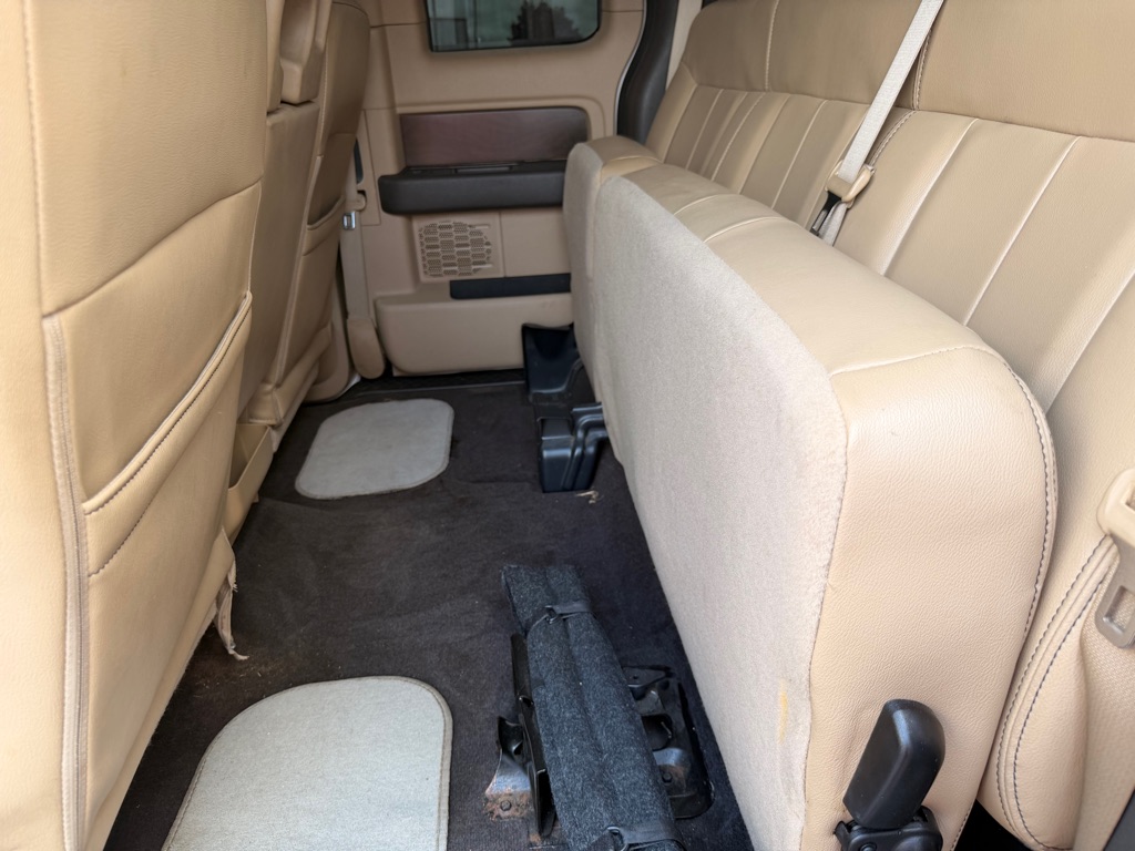 Photo 26 of this FORD F150