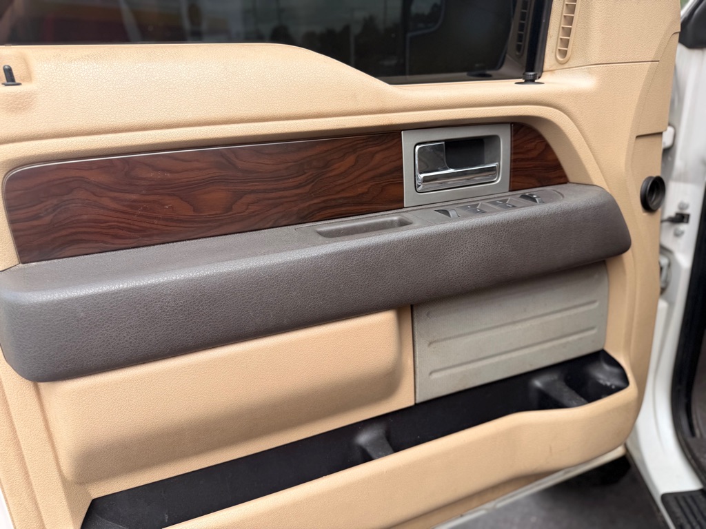Photo 10 of this FORD F150
