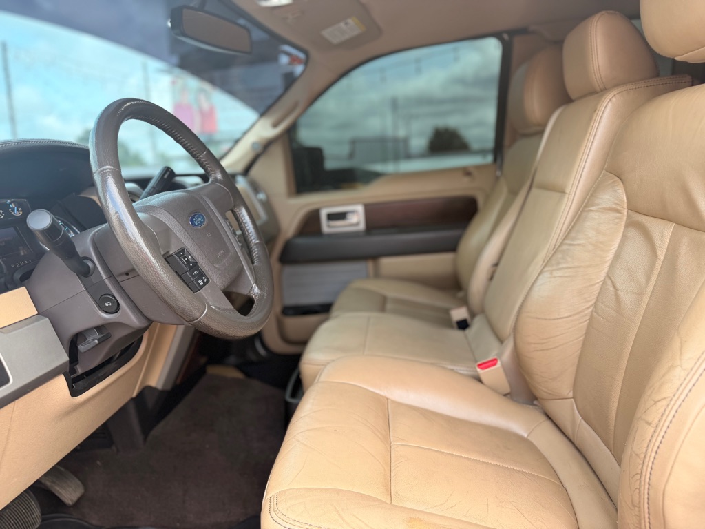 Photo 12 of this FORD F150