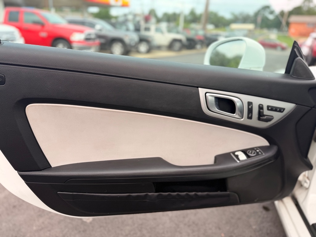 Photo 9 of this MERCEDES-BENZ SLK
