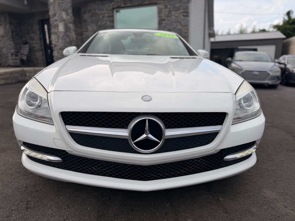 Photo 2 of this MERCEDES-BENZ SLK