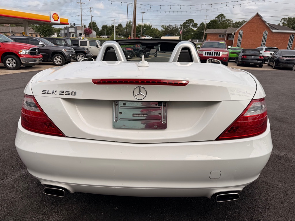 Photo 29 of this MERCEDES-BENZ SLK