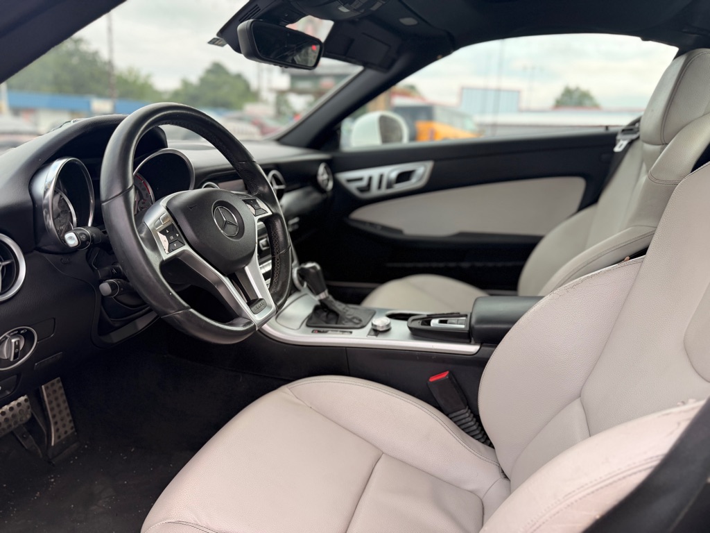 Photo 11 of this MERCEDES-BENZ SLK