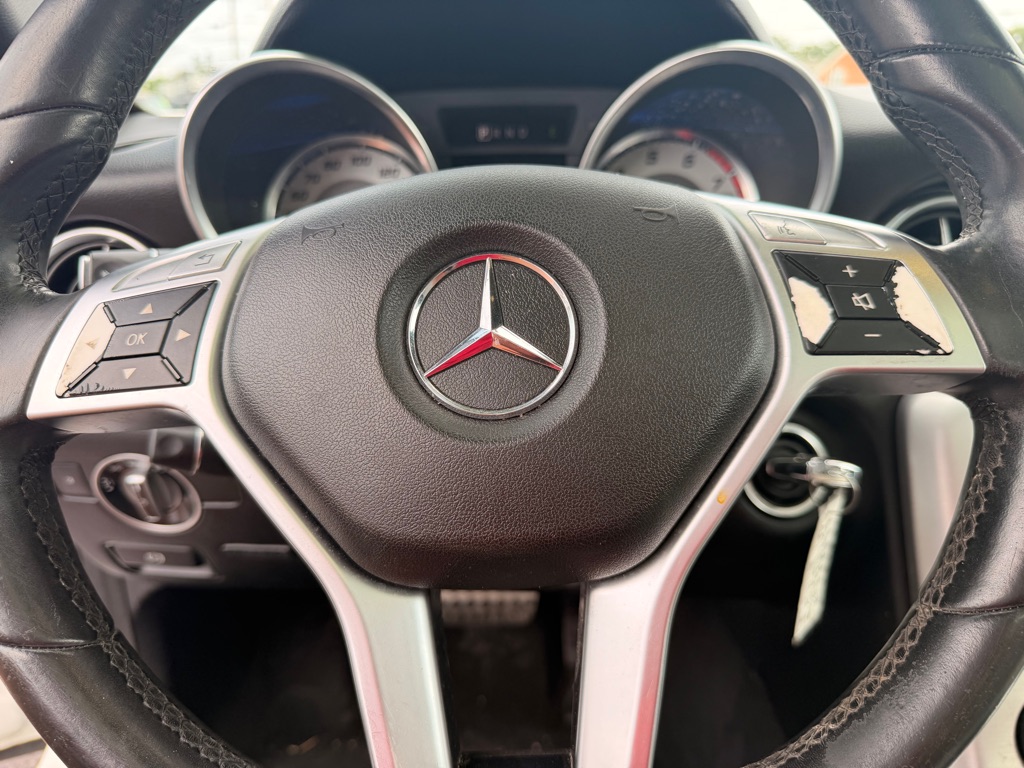 Photo 20 of this MERCEDES-BENZ SLK