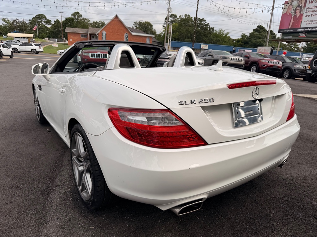 Photo 30 of this MERCEDES-BENZ SLK
