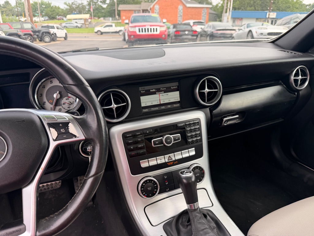 Photo 13 of this MERCEDES-BENZ SLK