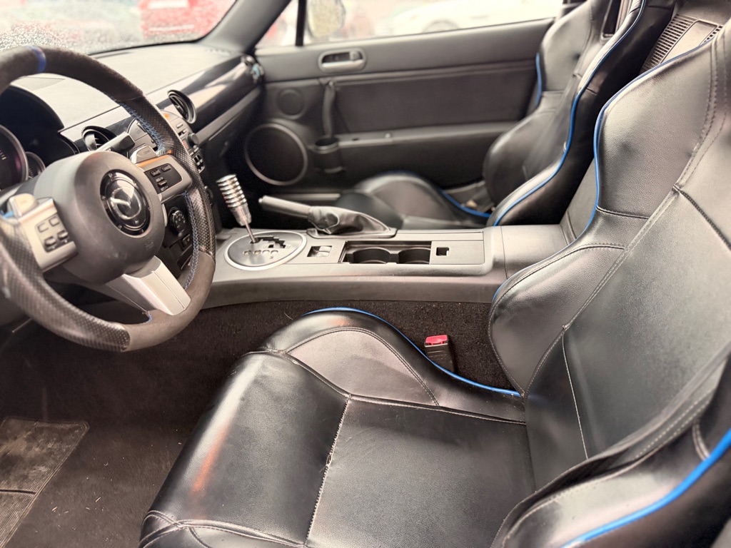 Photo 11 of this MAZDA MX-5 MIATA