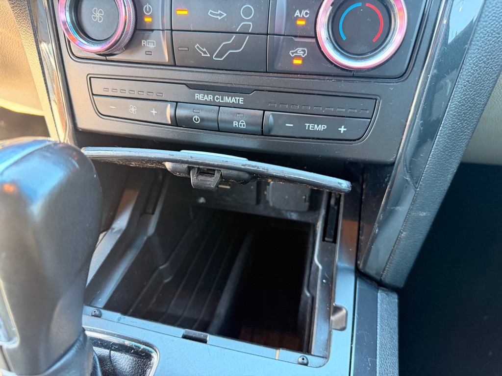 Photo 18 of this FORD EXPLORER