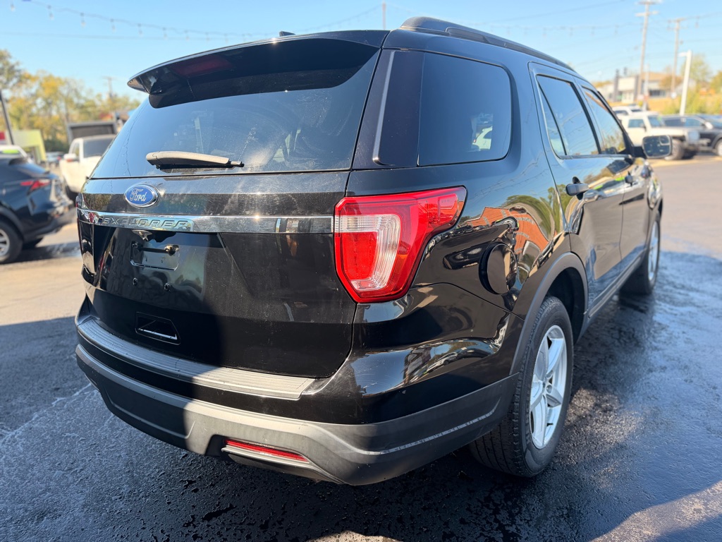 Photo 5 of this FORD EXPLORER