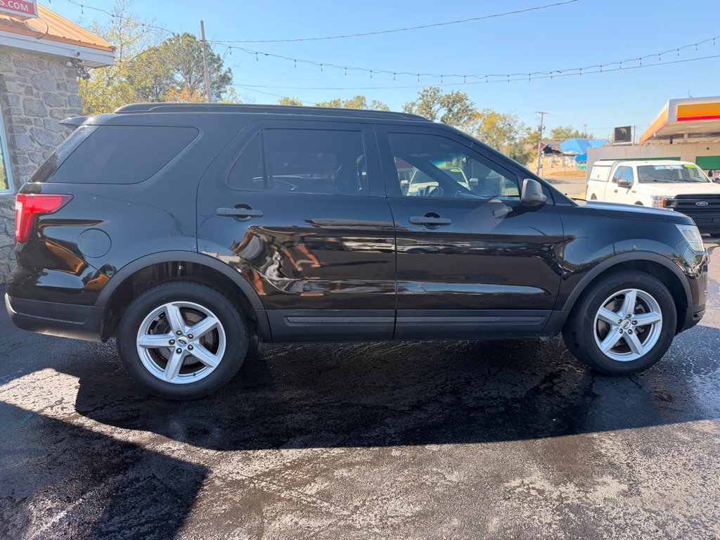 Photo 4 of this FORD EXPLORER