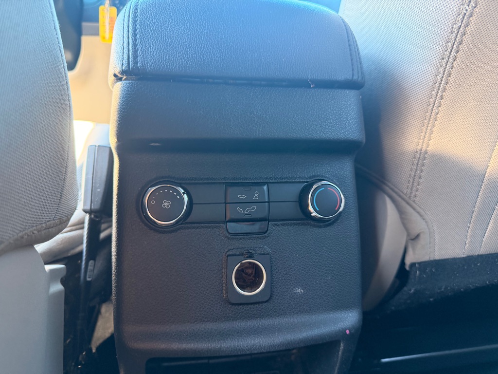 Photo 25 of this FORD EXPLORER