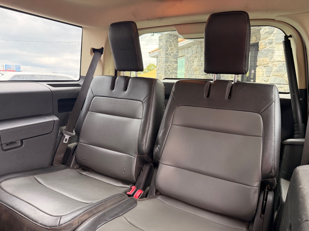 Photo 25 of this FORD FLEX