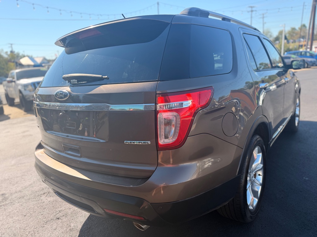 Photo 5 of this FORD EXPLORER