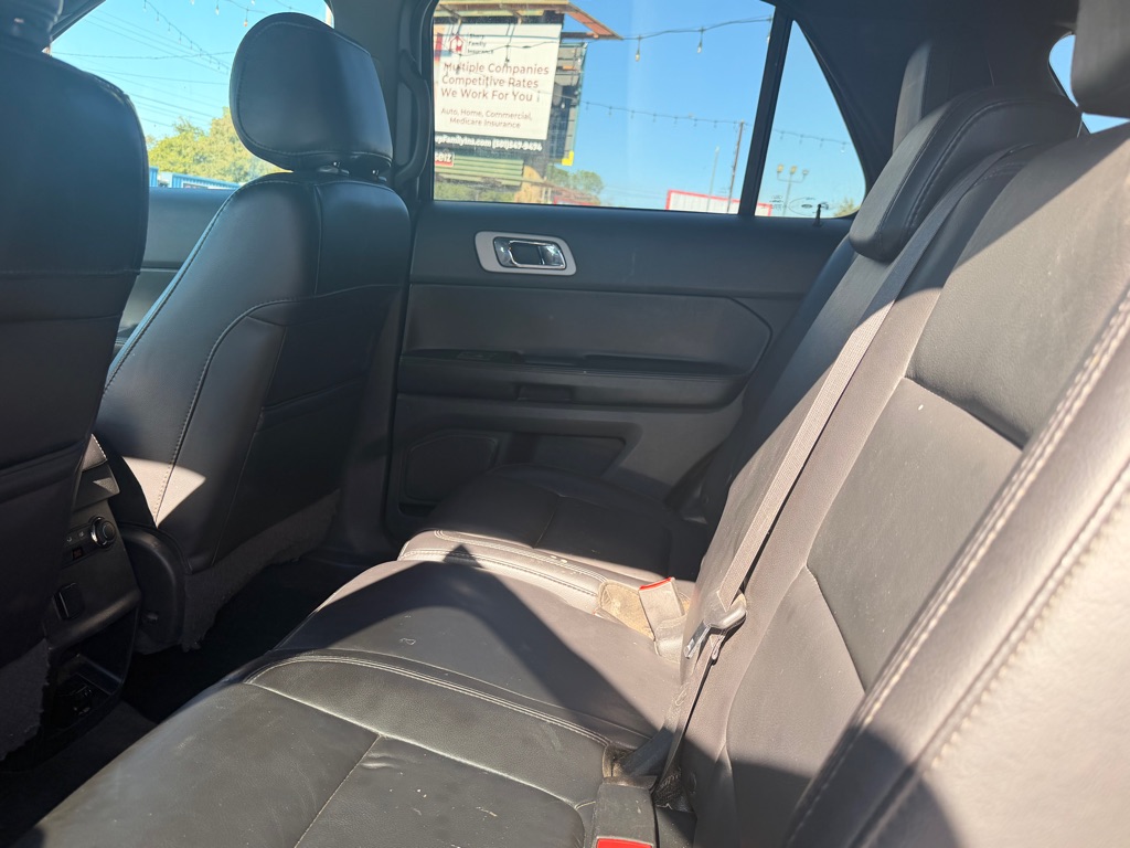 Photo 23 of this FORD EXPLORER