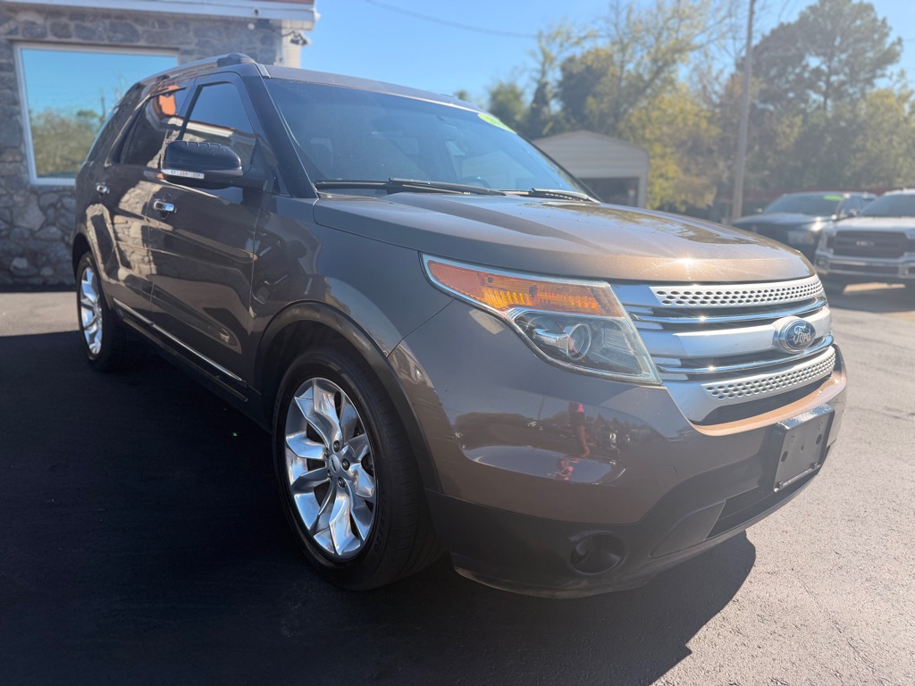 Photo 3 of this FORD EXPLORER