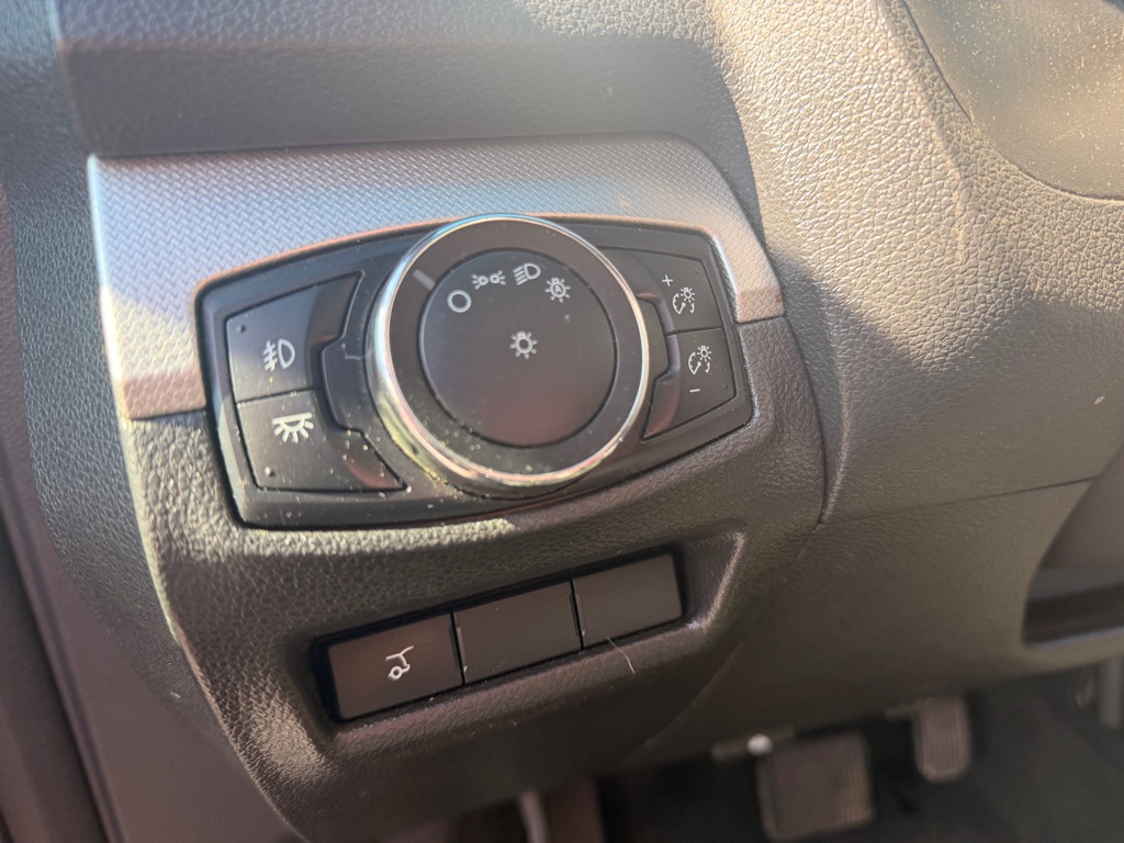 Photo 12 of this FORD EXPLORER