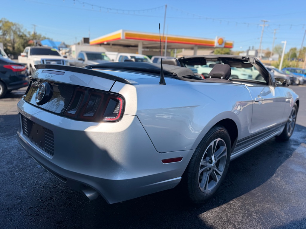 Photo 13 of this FORD MUSTANG