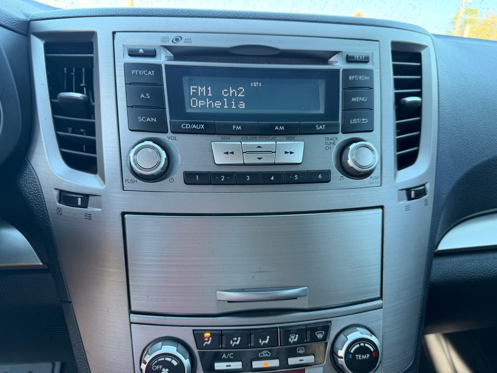 Photo 16 of this SUBARU LEGACY