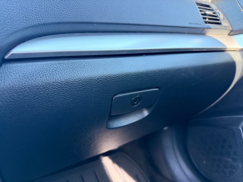 Photo 13 of this SUBARU LEGACY