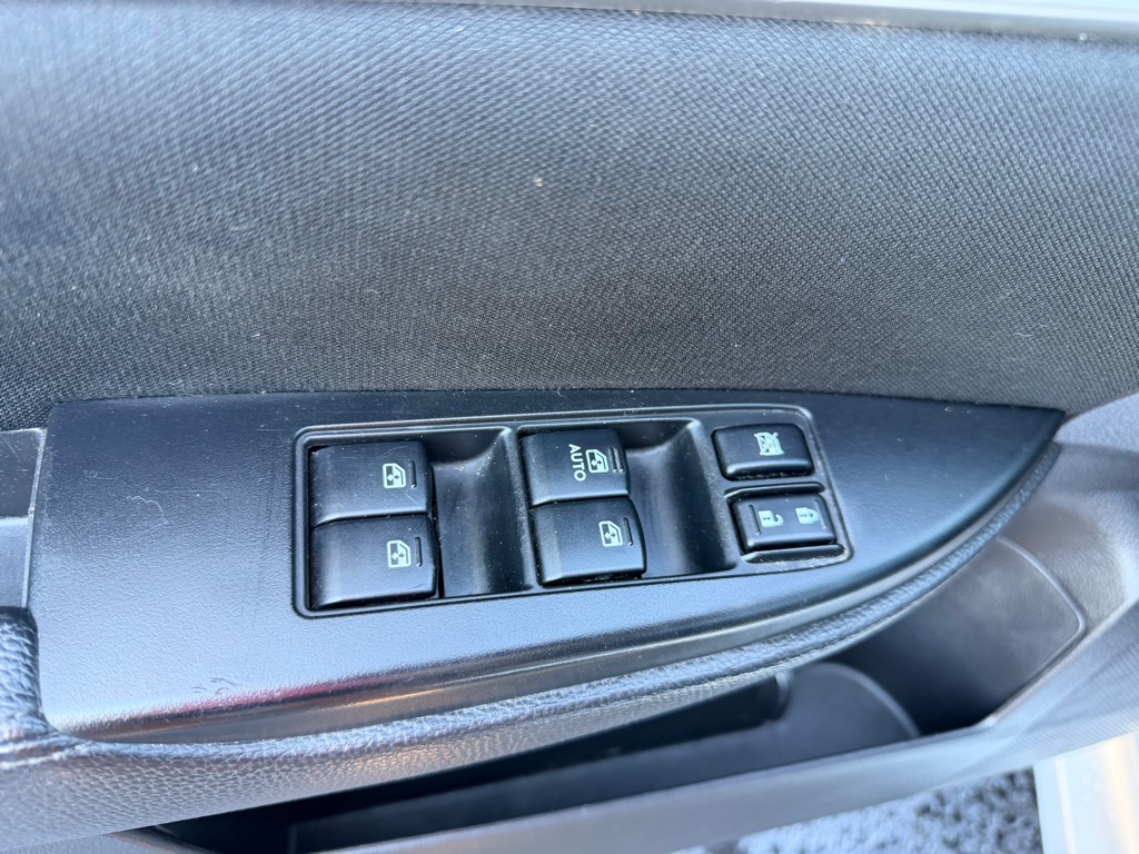 Photo 10 of this SUBARU LEGACY