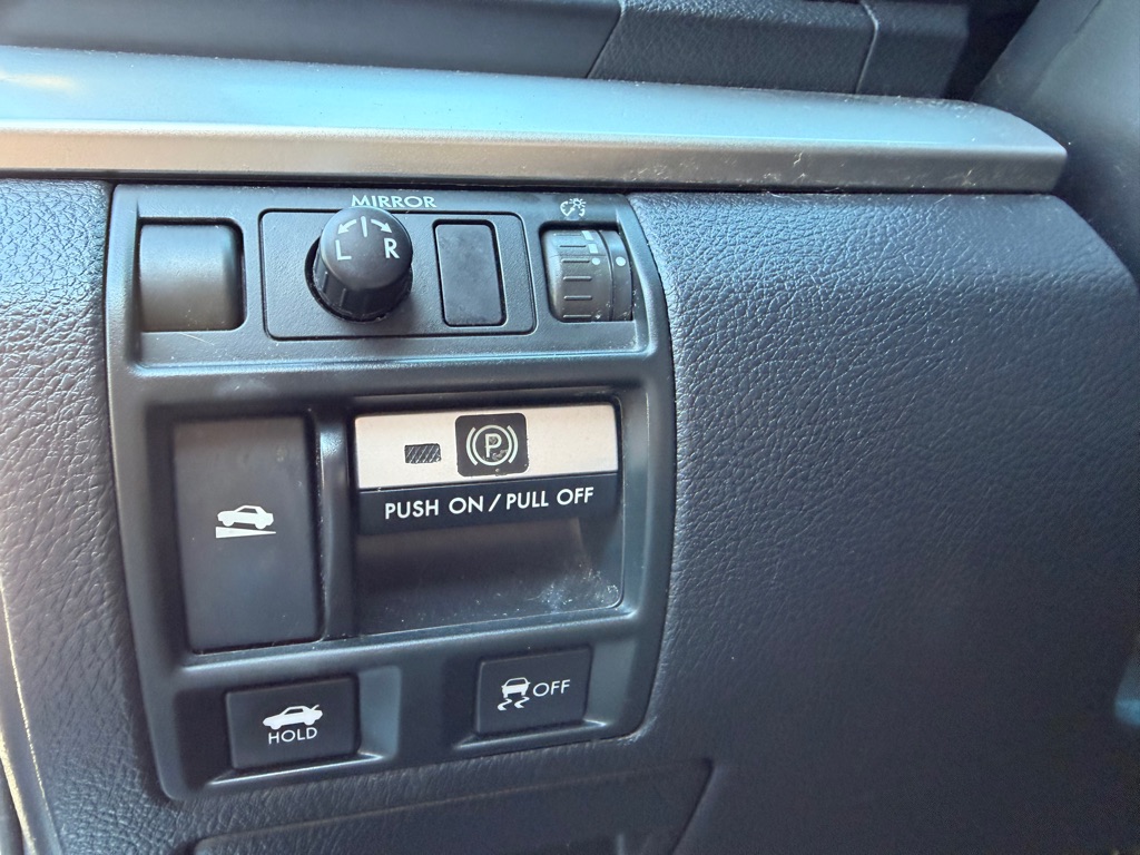 Photo 24 of this SUBARU LEGACY