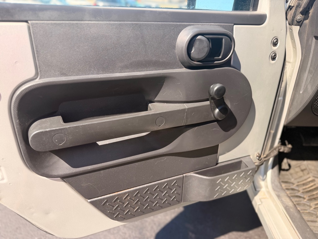 Photo 9 of this JEEP WRANGLER